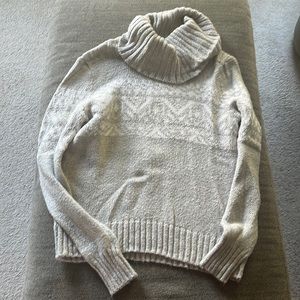 Dressbarn gray and white sweater size M